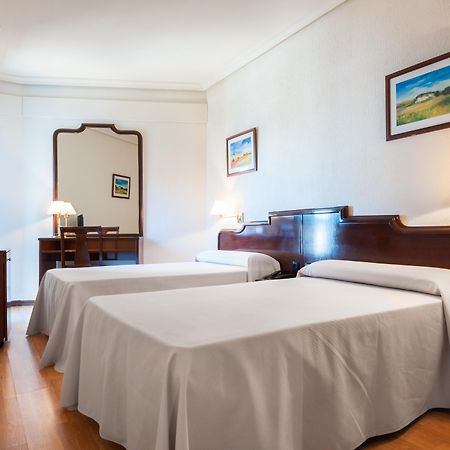 Hotel Alcantara Caces エクステリア 写真
