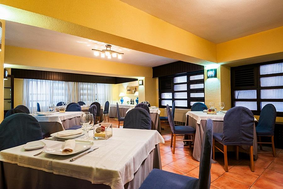Hotel Alcantara Caces エクステリア 写真