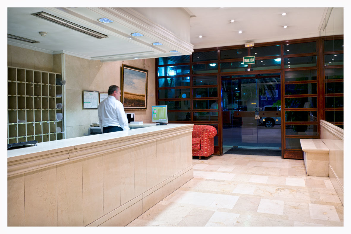 Hotel Alcantara Caces エクステリア 写真